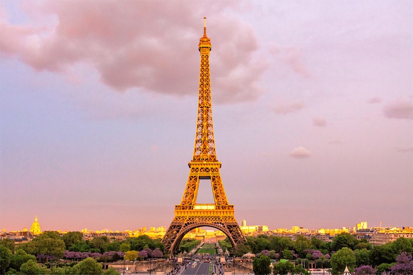 Torre Eiffel metal arquitectónico